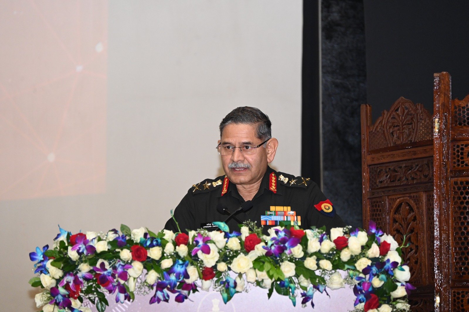 सेना प्रमुख जनरल उपेंद्र द्विवेदी ने त्रि-सेवा अकादमिक तकनीकी संगोष्ठी में शिक्षा और उद्योग जगत के प्रतिनिधियों संग की बातचीत