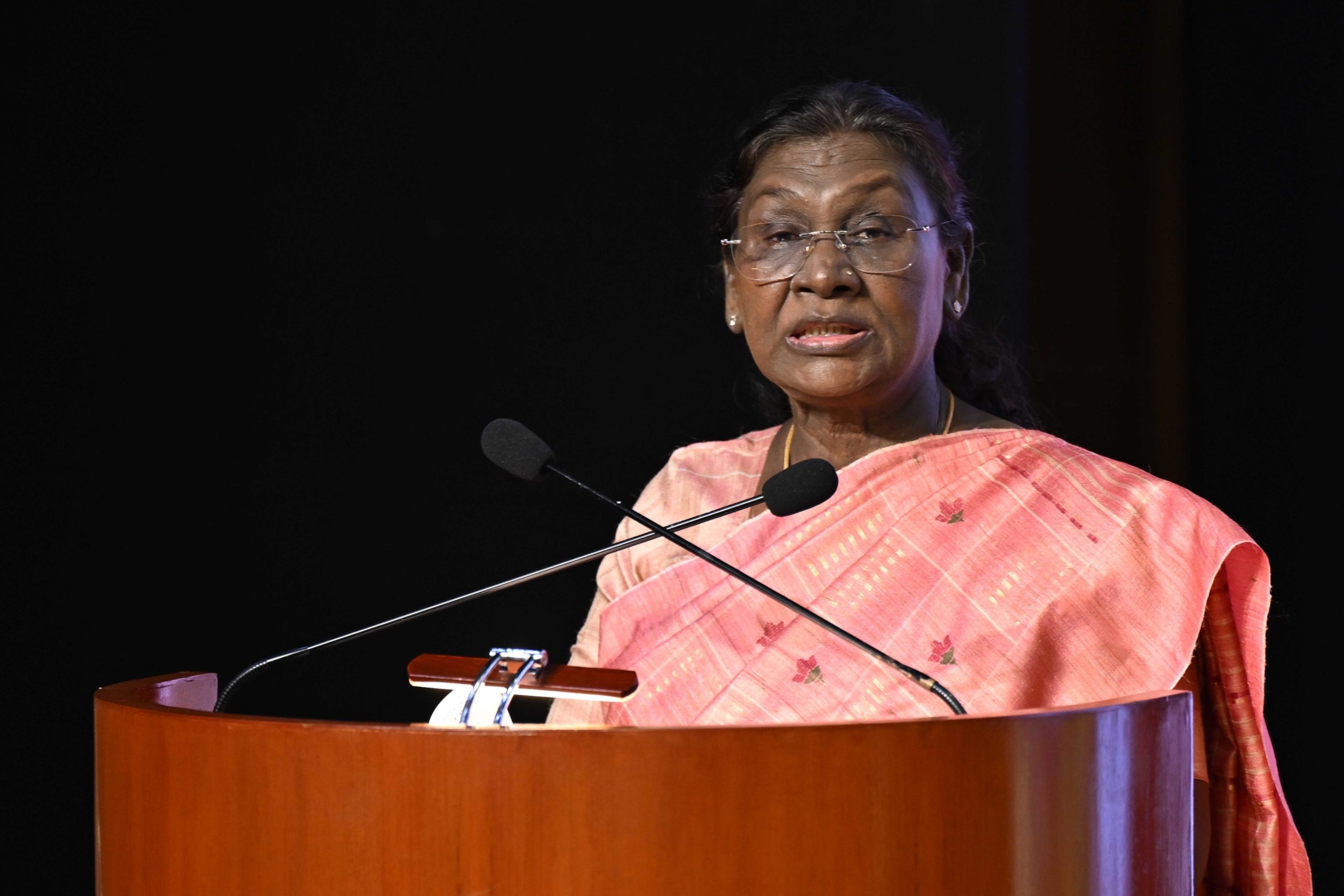 রাষ্ট্রপতি দ্রৌপদী মুর্মু অর্থনৈতিক শক্তির পাশাপাশি সাংস্কৃতিক শক্তি হিসাবেও ভারতের পরিচয় আরও জোরদার করে তোলার জন্য ঐকবদ্ধ প্রয়াস গ্রহণের ওপর জোর দিয়েছেন।