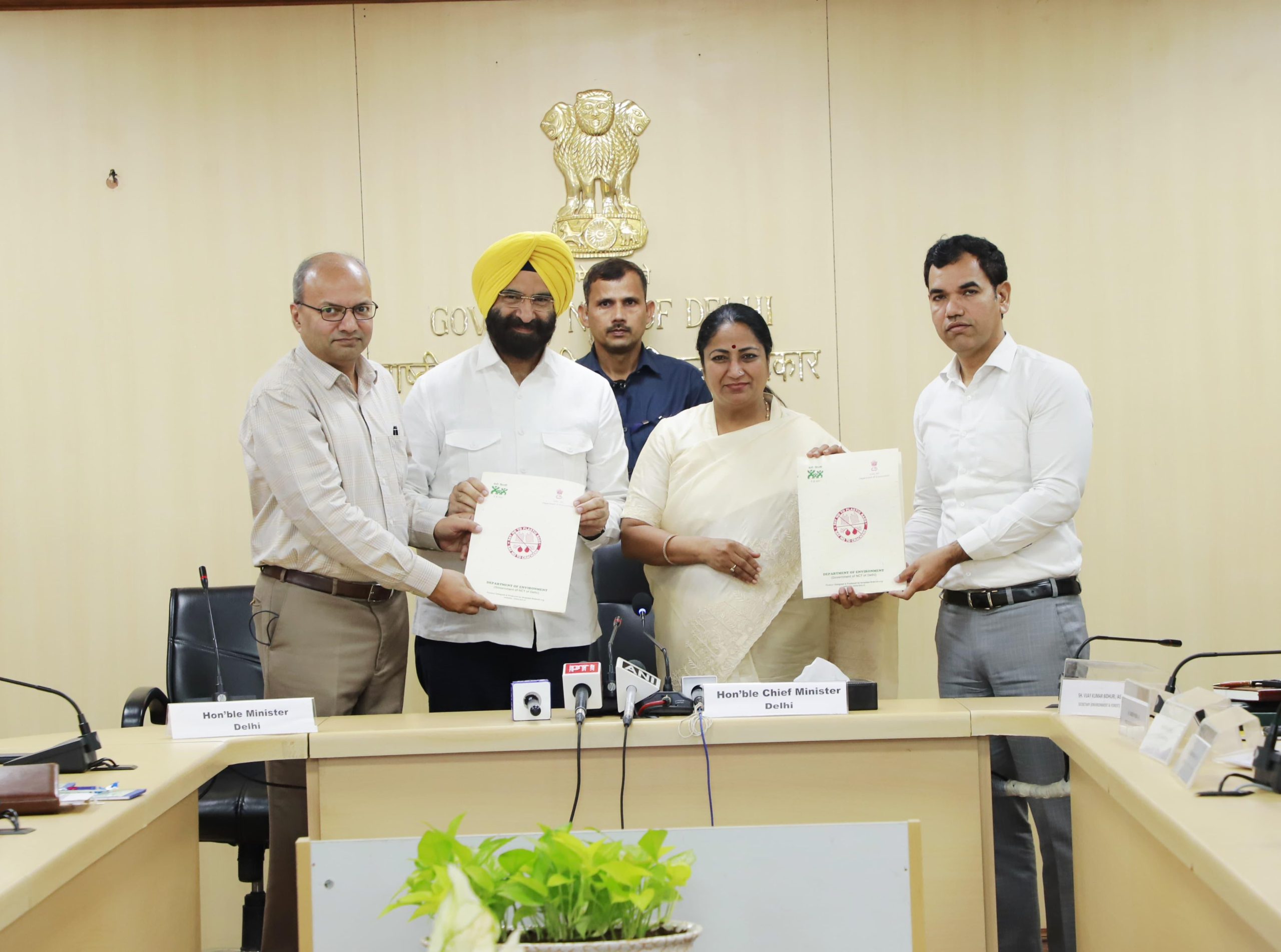 दिल्ली सरकार और भारतीय प्रौद्योगिकी संस्थान कानपुर के बीच क्लाउड सीडिंग टेक्नोलॉजी के डेमो और मूल्यांकन के लिए समझौता ज्ञापन पर हस्ताक्षर किए गए