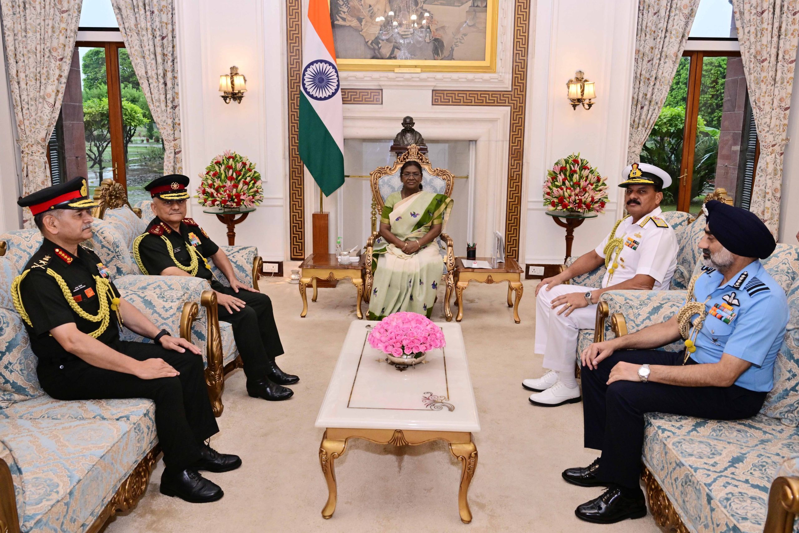 CDS, Three Service Chiefs Call on President Droupadi Murmu