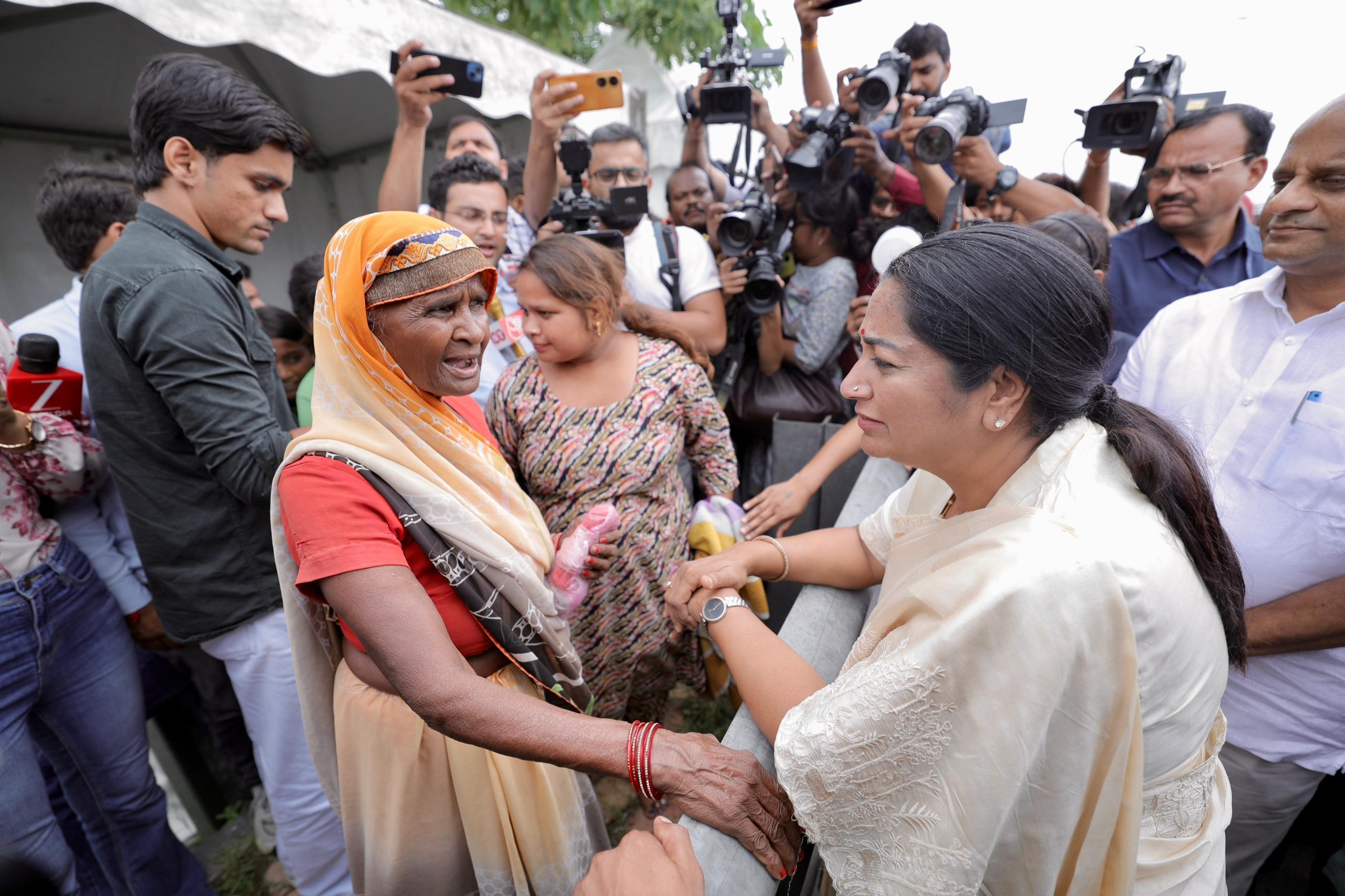 दिल्ली: यमुना नदी खतरे के निशान से ऊपर, मुख्यमंत्री ने जलभराव की स्थिति का निरीक्षण किया