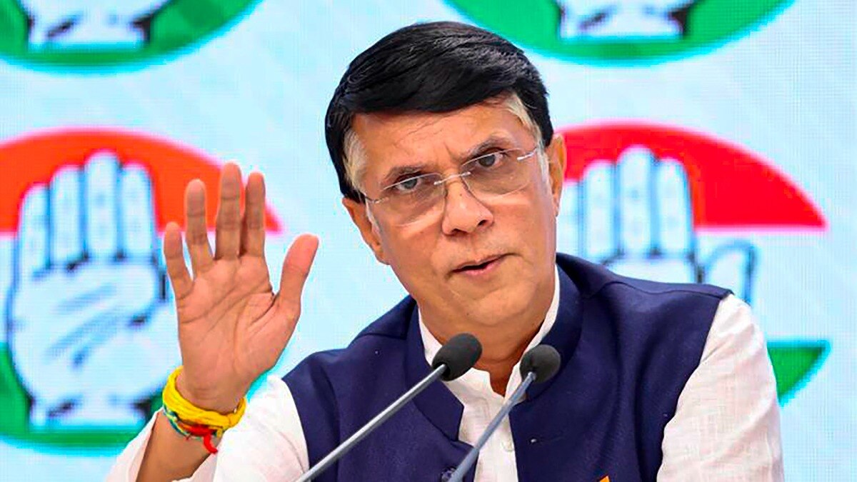 निवार्चन आयोग ने कांग्रेस नेता पवन खेड़ा को दो निर्वाचन क्षेत्रों में मतदाता के रूप में पंजीकरण के लिए नोटिस जारी किया