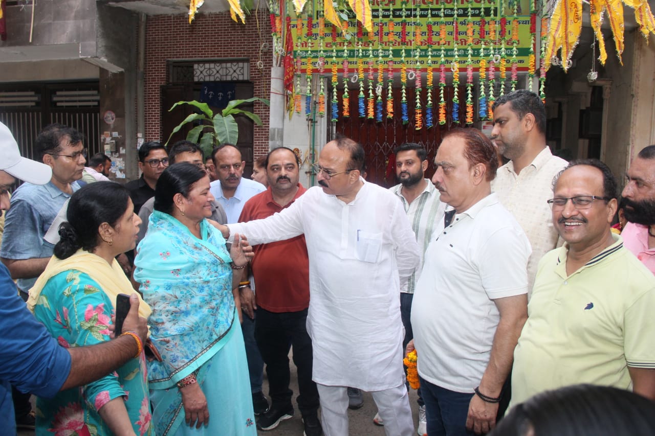 दिल्ली: शहरी विकास मंत्री आशीष सूद ने ‘रेखा सरकार आपके द्वार’ अभियान के अंतर्गत कई विकास कार्यों का किया शिलान्यास