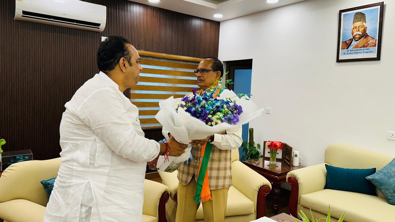 दिल्‍ली: कैबिनेट मंत्री पंकज कुमार सिंह ने केंद्रीय मंत्री शिवराज सिंह चौहान से मुलाकात की
