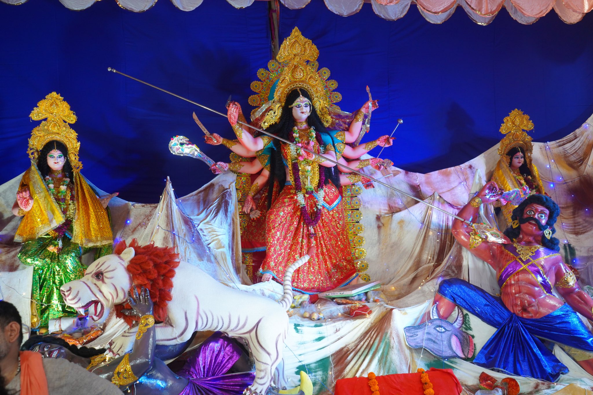 বৰাক উপত্যকাকে ধৰি ৰাজ্যৰ আন জিলাসমূহতো মহা অষ্টমী উপলক্ষে অগণন ভক্তৰ সমাগম