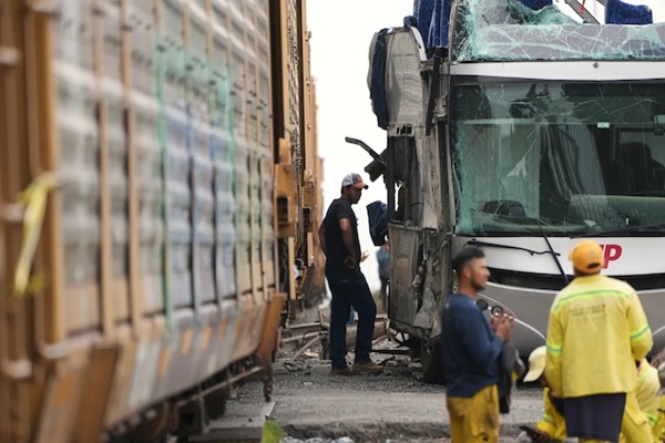 10 killed, 61 injured in train collision in Mexico