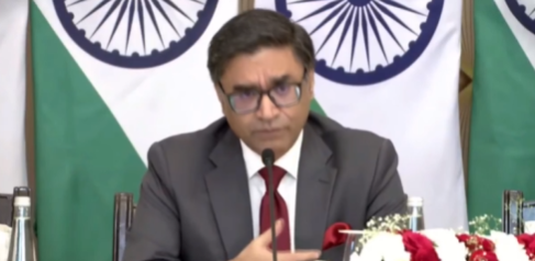 বিদেশ সচিব বিক্রম মিশ্রি বলেছেন, ভারত এবং মরিশাস সামুদ্রিক ক্ষেত্রে দুটি অত্যন্ত গুরুত্বপূর্ণ প্রতিবেশী দেশ হিসেবে সমুদ্রপথে নিরাপত্তা বৃদ্ধি, জলদস্যু প্রতিরোধ এবং মাদক পাচার সংক্রান্ত ক্ষেত্রে চ্যালেঞ্জ মোকাবিলায় একযোগে কাজ করছে