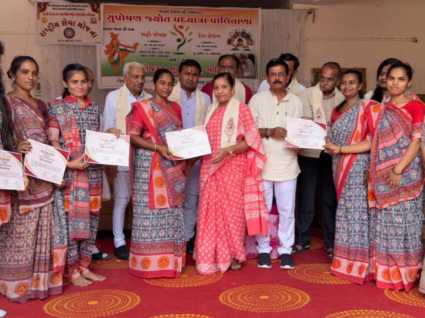 કેન્દ્રિય મંત્રી નિમુબેન બાંભણીયાએ પાલીતાણા ખાતે પોષણ ઉત્સવની ઘટક કક્ષાની ઉજવણી અને સુપોષણ જ્યોત પદયાત્રાનો પ્રારંભ કરાવ્યો