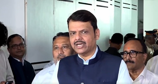 ओला दुष्काळ नियमात बसत नसला, तरीही दुष्काळाच्या सवलती लागू करण्याचं मुख्यमंत्र्यांचं आश्वासन