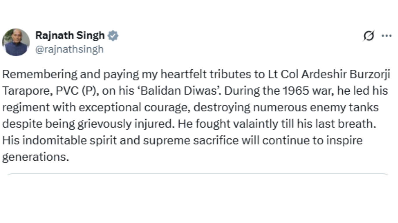 रक्षामंत्री राजनाथ सिंह ने परमवीर चक्र विजेता लेफ्ट‍िनेंट कर्नल आर्देशिर बुर्जोरजी तारापोरे को श्रद्धांजलि अर्पित की