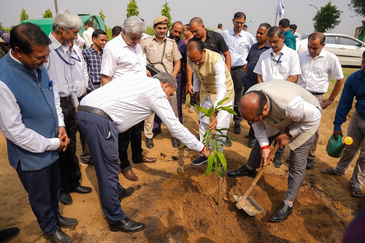 Union Minister Shivraj Singh Chouhan Greets PM Modi on 75th Birthday, Plants Sapling at PUSA