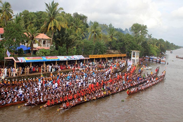 Union Minister Suresh Gopi Promises Boost for Tourism Projects in Alappuzha