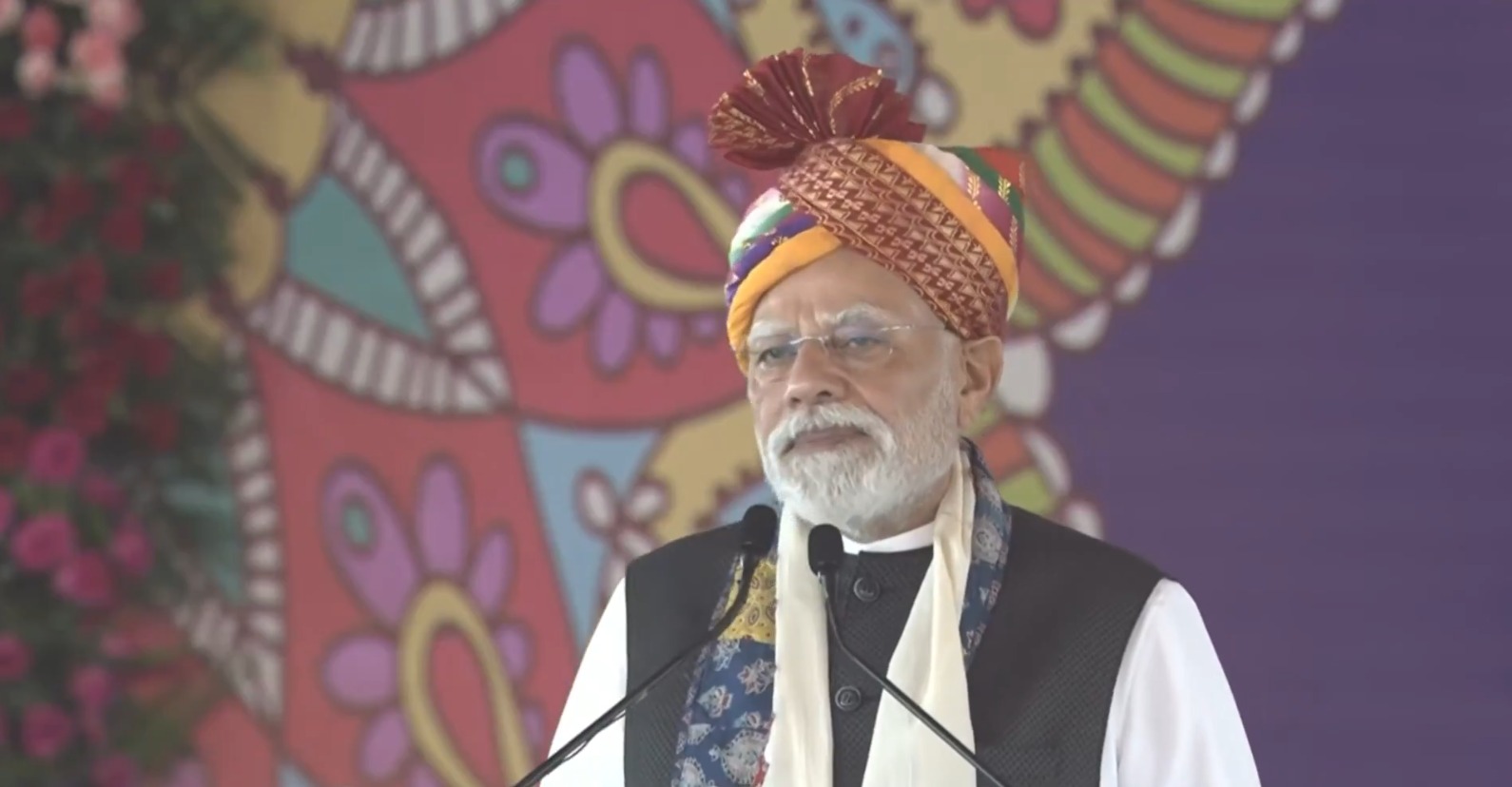 PM Modi Inaugurates Projects Worth More Than 1.22 Lakh Crore Rupees in Rajasthan