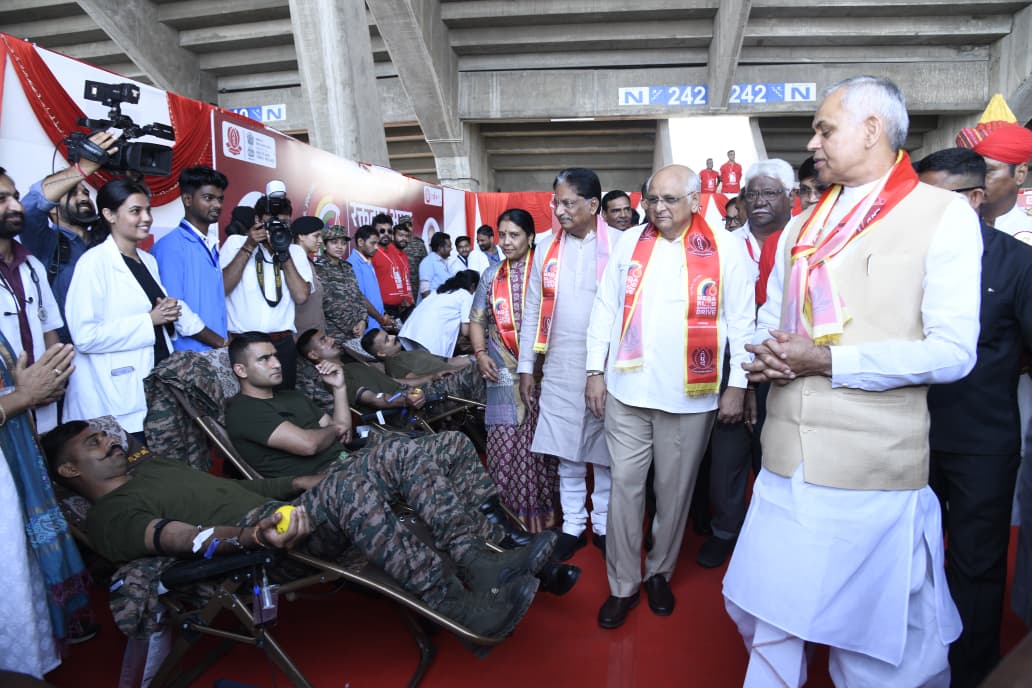 પ્રધાનમંત્રીના જન્મ દિવસ નિમિત્તે રાજ્યમાં અનેક સેવાકાર્યો યોજાયા -અમદાવાદમાં વિશ્વની સૌથી મોટી રક્તદાન શિબિર યોજાઇ