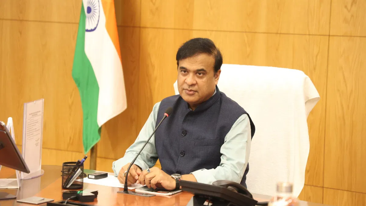 असम के मुख्यमंत्री हिमंता बिस्व सरमा ने काजीरंगा राष्ट्रीय उद्यान और बाघ अभयारण्य के 26 सितम्‍बर से खुलने की घोषणा की