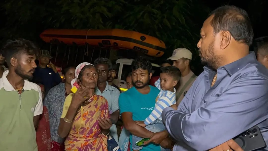 নেৰানেপেৰা বৰষুণৰ ফলত গোলাঘাট জিলাৰ বিভিন্ন অঞ্চল প্লাৱিত
