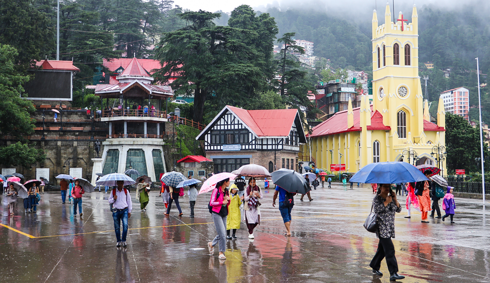 हिमाचल में भारी बारिश से जनजीवन प्रभावित, शिमला में रिकॉर्ड 141 मिमी वर्षा