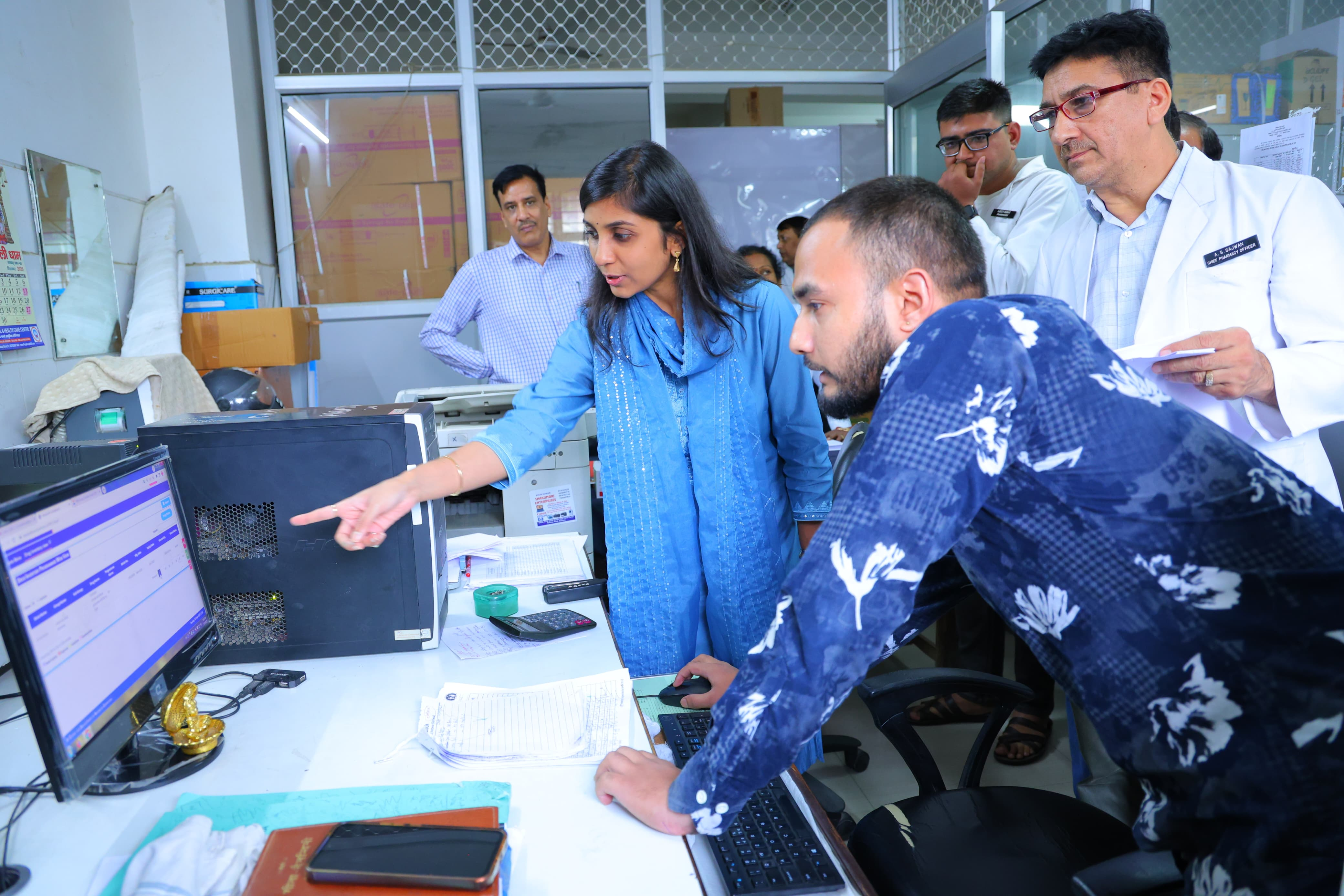 पौड़ी की जिलाधिकारी स्वाति एस. भदौरिया ने बेस अस्पताल कोटद्वार में  व्यवस्थाओं का लिया जायजा