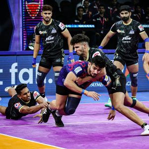 Dabang Delhi Edge Haryana Steelers 38-37 in Thrilling PKL Chennai Opener