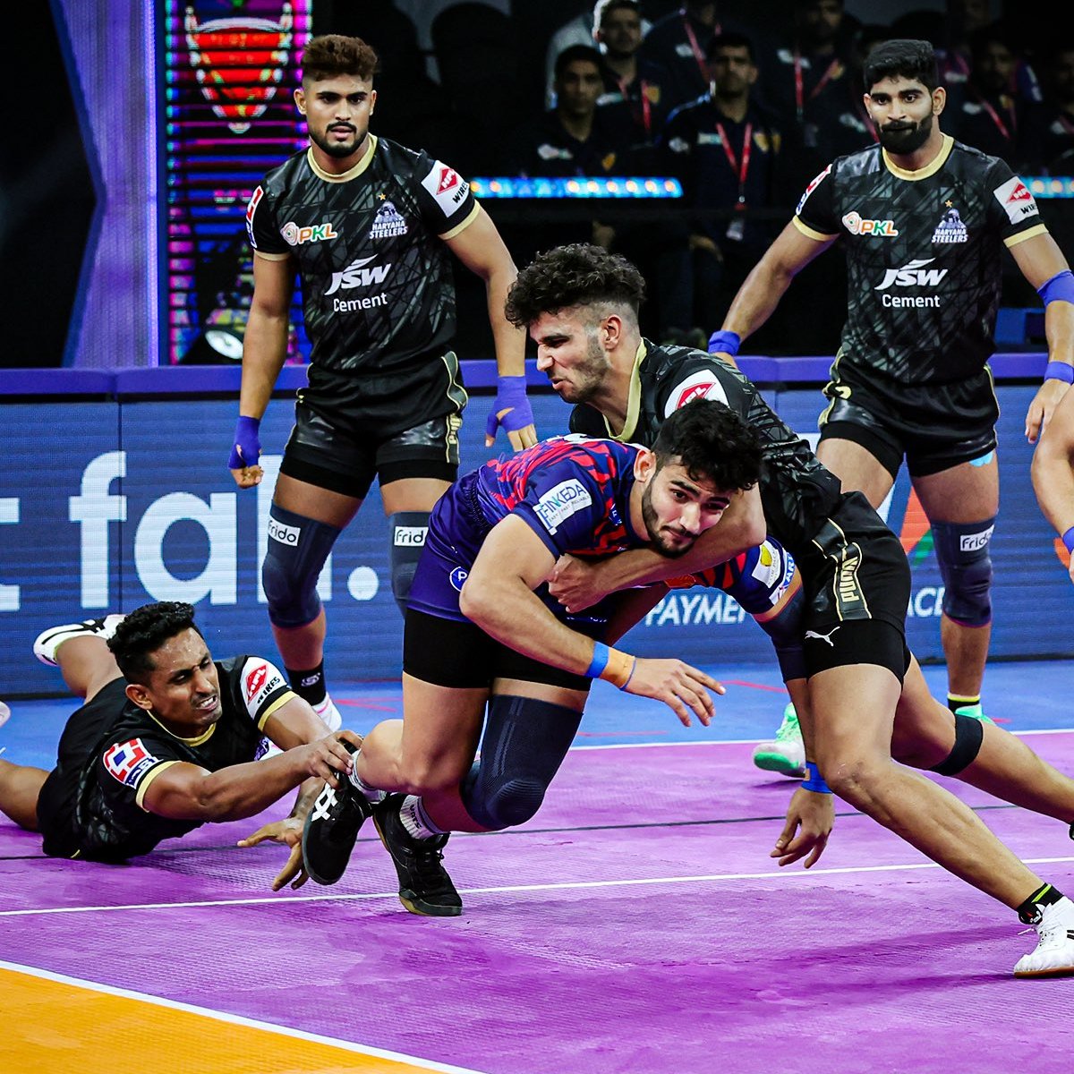 Dabang Delhi Edge Haryana Steelers 38-37 in Thrilling PKL Chennai Opener