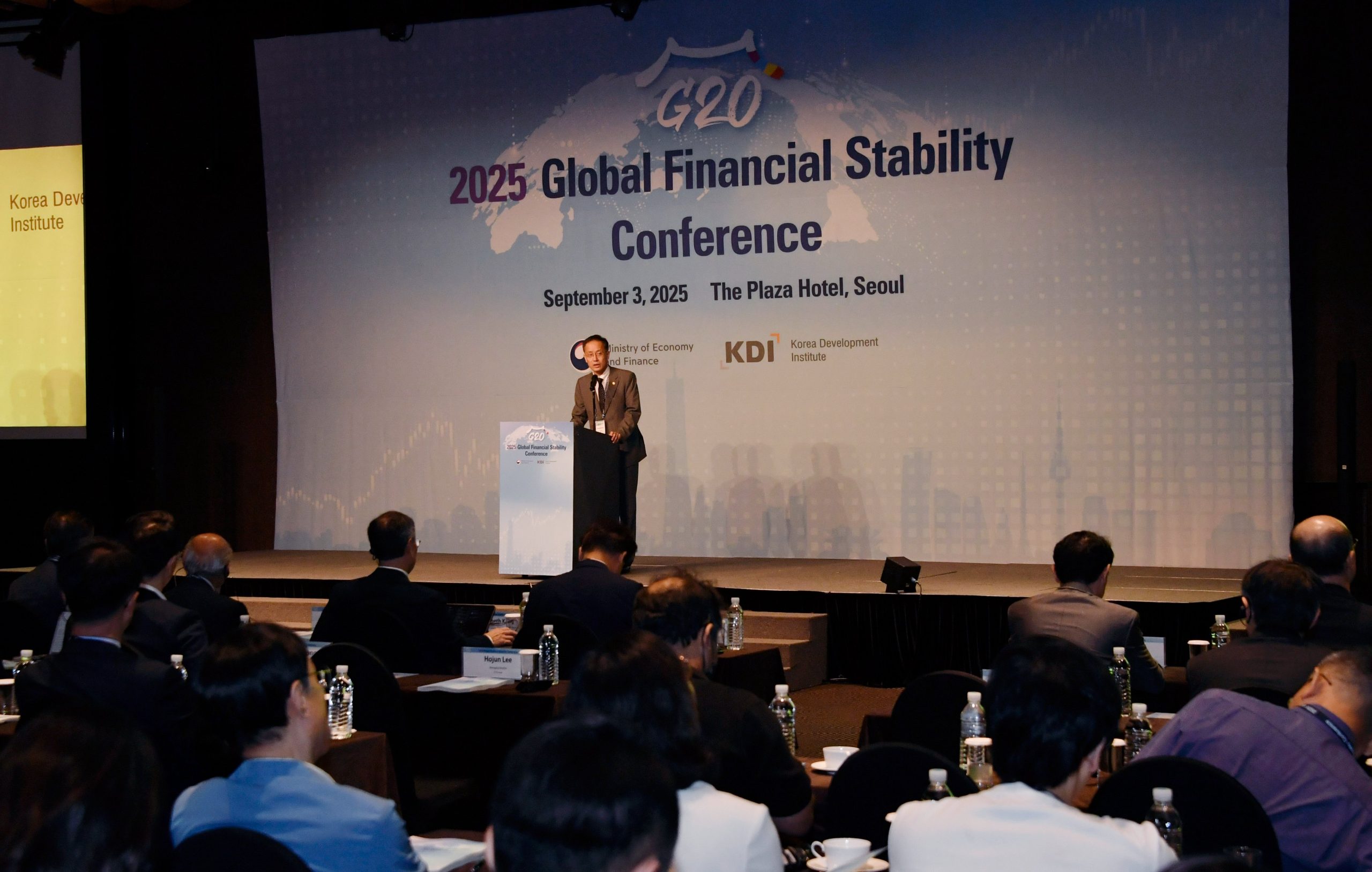 South Korea Pledges $350 Billion Investment in Strategic U.S. Industries, Says Vice Finance Minister