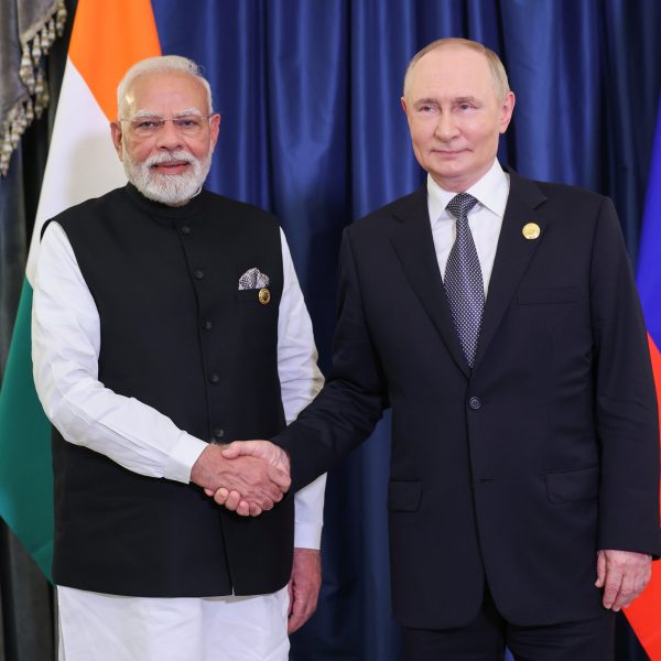 Prime Minister stresses on ending Ukraine conflict during meeting with Russian President Putin