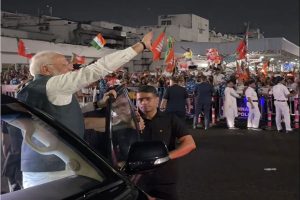 وزیر اعظم نریندر مودی آج کولکاتہ میں بھارتی فوج کی مشرقی کمان کے ہیڈ کوارٹرس میں کمانڈروں کی مشترکہ کانفرنس کا افتتاح کریں گے۔