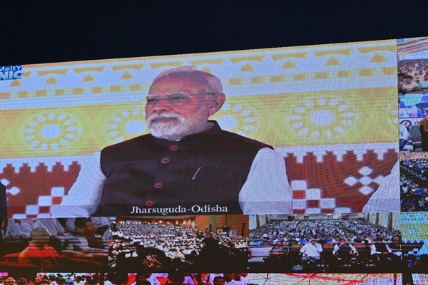 PM Modi launches over 97,500 mobile 4G towers built with indigenous technology