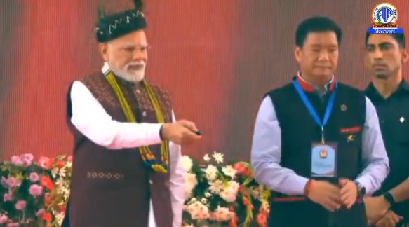 પ્રધાનમંત્રી નરેન્દ્ર મોદીએ અરુણાચલપ્રદેશના ઇટાનગરમાં પાંચ હજાર  કરોડ રૂપિયાથી વધુની અનેક વિકાસ પરિયોજનાઓનું ખાતમુહૂર્ત કર્યું