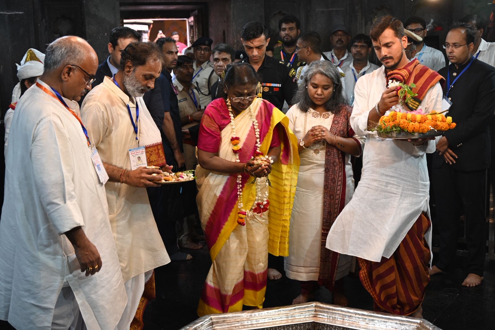 President Droupadi Murmu performs pind daan for her forefathers in Gaya Ji