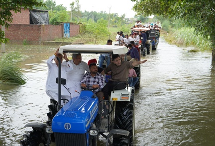 سیلاب سے تباہ حال پنجاب میں معمول کے حالات بدتریج نارمل ہورہے ہیں