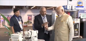 प्रधानमंत्री नरेंद्र मोदी ने आज नई दिल्ली में यशोभूमि में सेमीकॉन इंडिया 2025 के दूसरे दिन सेमीकंडक्टर क्षेत्र के विशेषज्ञों से बातचीत की