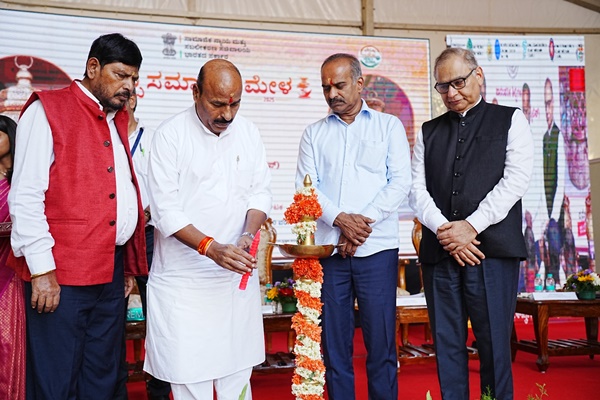 Union Minister Virendra Kumar Urges People to Buy Swadeshi Products at Shilpa Samagama 2025