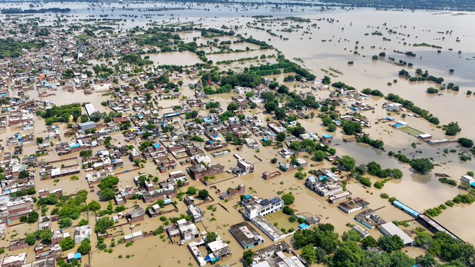 اترپردیش میں پریاگ راج، آگرہ اورمتھرا جیسے ضلعوں میں سیلاب کی صورتحال اب بھی سنگین ہے۔