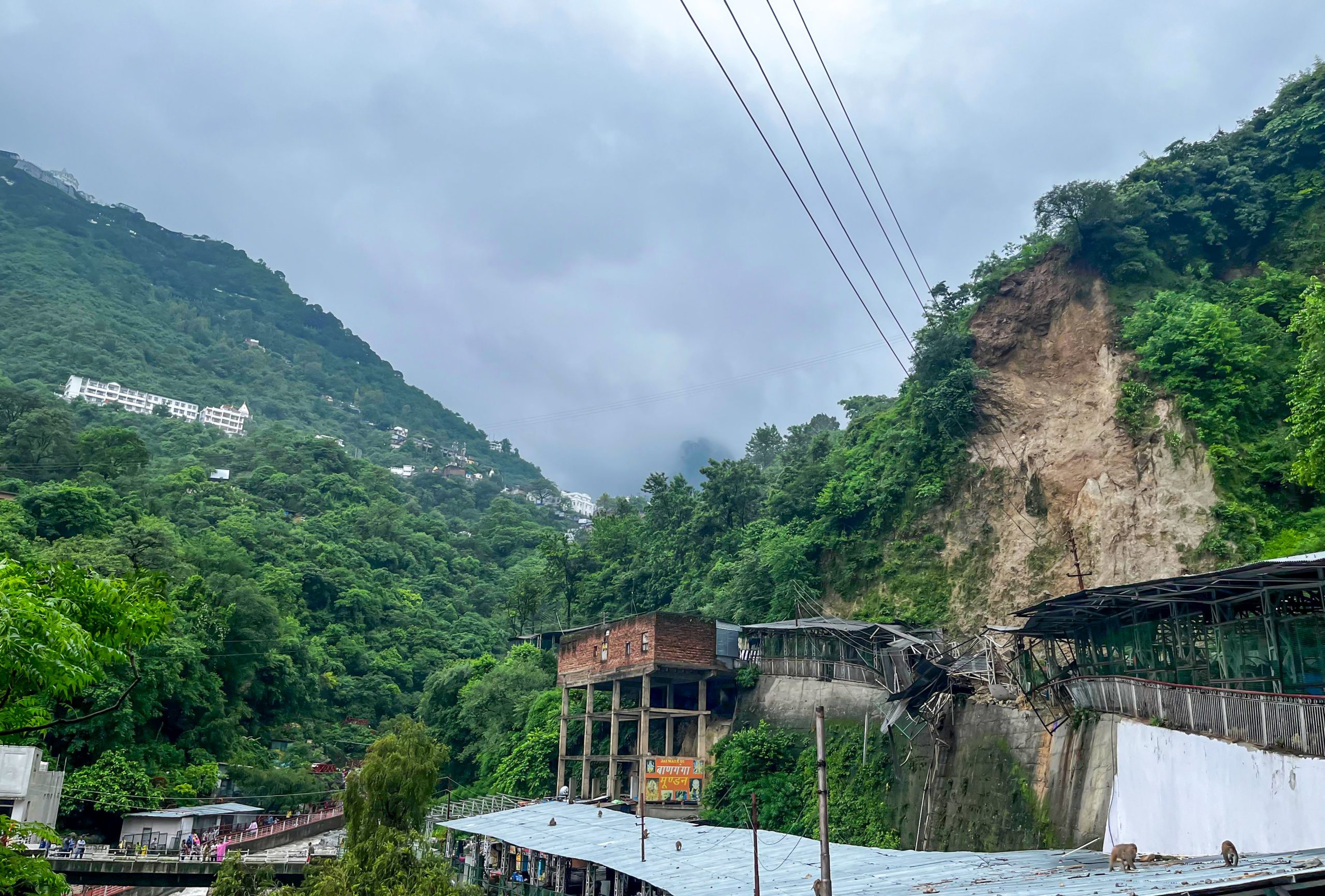 Northern Railways start shuttle service between Jammu-Katra for stranded people