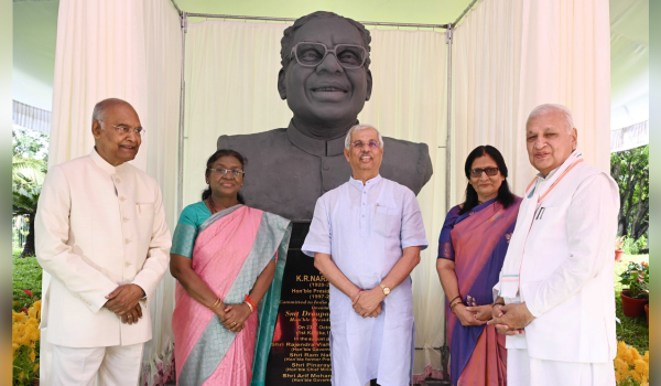 কেরালা সফররত রাষ্ট্রপতি দ্রৌপদী মুর্মু বলেছেন, সমাজের প্রতিটি শ্রেণী, বিশেষত দুৰ্বল ও  প্রান্তিক গোষ্ঠীর ক্ষেত্রে ‘বিকশিত ভারতে’র লক্ষ্য অর্জনের জন্য সমান সুযোগ প্রয়োজন।