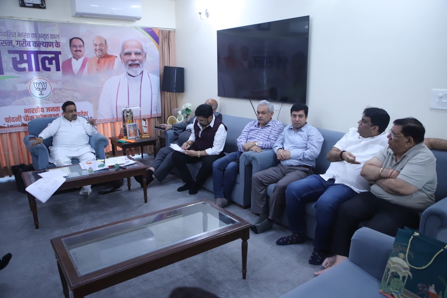 सांसद प्रवीन खंडेलवाल ने  दिल्ली के प्रमुख व्यापारिक संगठनों के प्रतिनिधियों के साथ चर्चा की