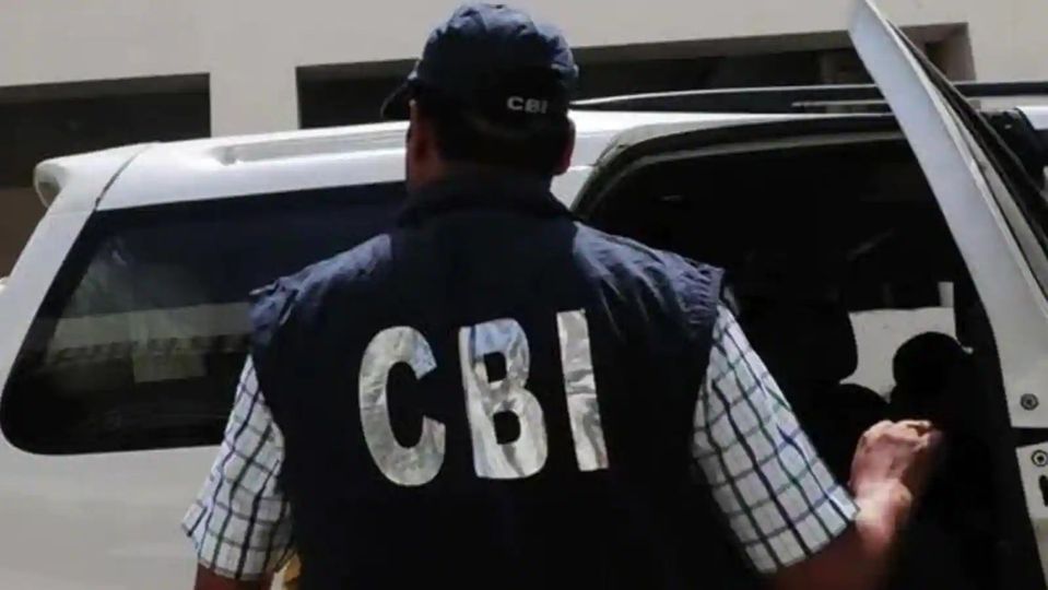 CBI একটি আন্তর্জাতিক ডিজিটাল গ্রেপ্তার জালিয়াতির সঙ্গে জড়িত থাকার অভিযোগে জাতীয় রাজধানী অঞ্চল সহ দেশের প্রায় ৪০টি জায়গায় তল্লাশি চালিয়েছে।