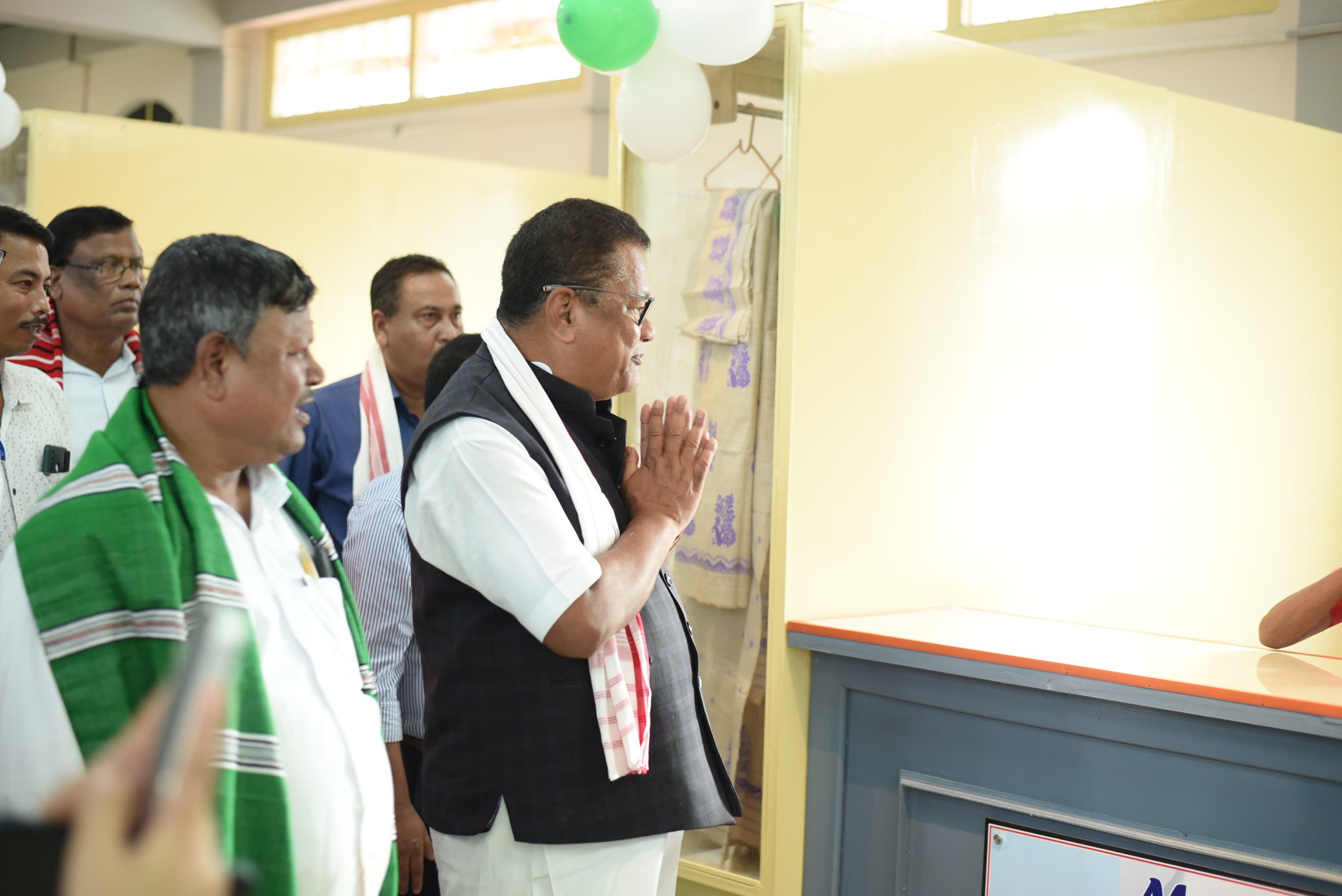 ধেমাজি গ্রামোন্নয়ন অভিকৰণ কাৰ্যালয় চৌহদত সোৱণশিৰি হাট নামৰ বিপনন কেন্দ্ৰ মুকলি