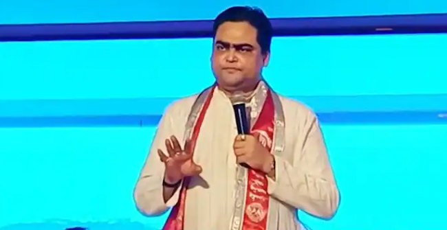 SIR -এর কারণে মতুয়া সম্প্রদায়ের কোনো মানুষের নাম ভোটার তালিকা থেকে বাদ গেলেও, CAA-এর মাধ্যমে ফের তাঁদের নাম ভোটার তালিকায় অন্তর্ভুক্ত হবে বলে কেন্দ্রীয় মন্ত্রী শান্তনু ঠাকুর মন্তব্য করেছেন।