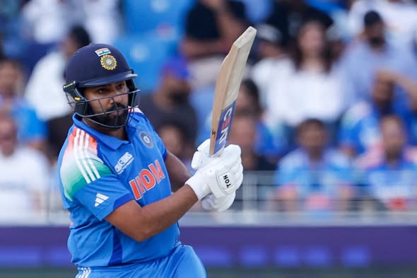 ভারতের রোহিত শর্মা প্রবীণতম ক্রিকেটার হিসেবে আইসিসির একদিনের ক্রিকেটের ব্যাটারদের ক্রম তালিকায় শীর্ষস্থান দখল করেছেন।