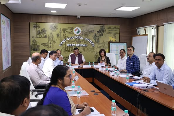 ভোটার তালিকার বিশেষ নিবিড় সংশোধন-SIR-এর প্রস্তুতি খতিয়ে দেখতে নির্বাচন কমিশনের বিশেষ দল রাজ্যে এসেছে।