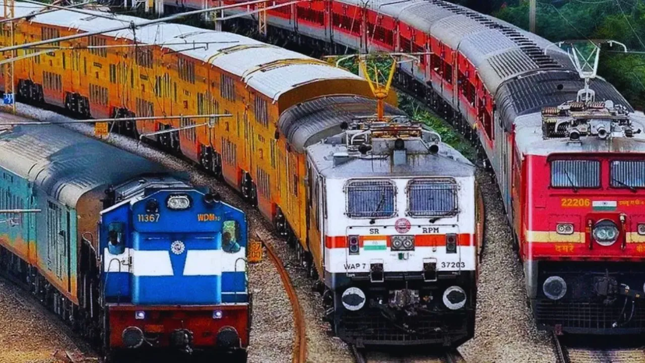 কালি পুজো উপলক্ষ্যে যাত্রীদের সুবিধার্থে পূর্ব রেলের শহরতলীর বিভিন্ন শাখায় বিশেষ ট্রেন পরিষেবা দেবে
