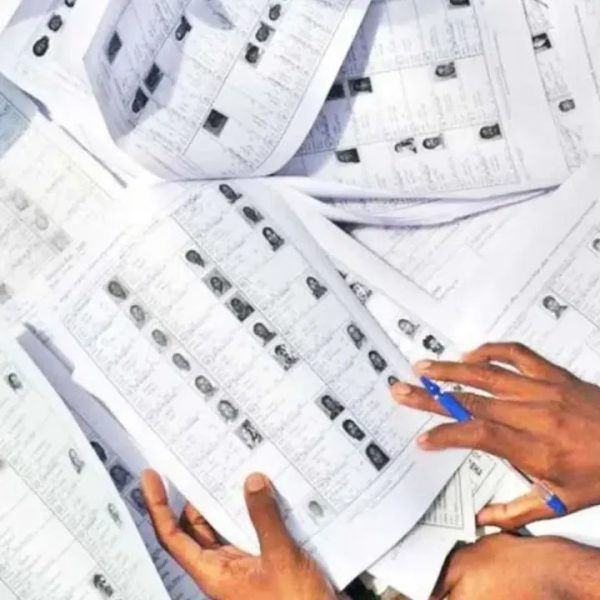 EC Issues Show Cause Notices to Over 1,000 Booth Level Officers in West Bengal