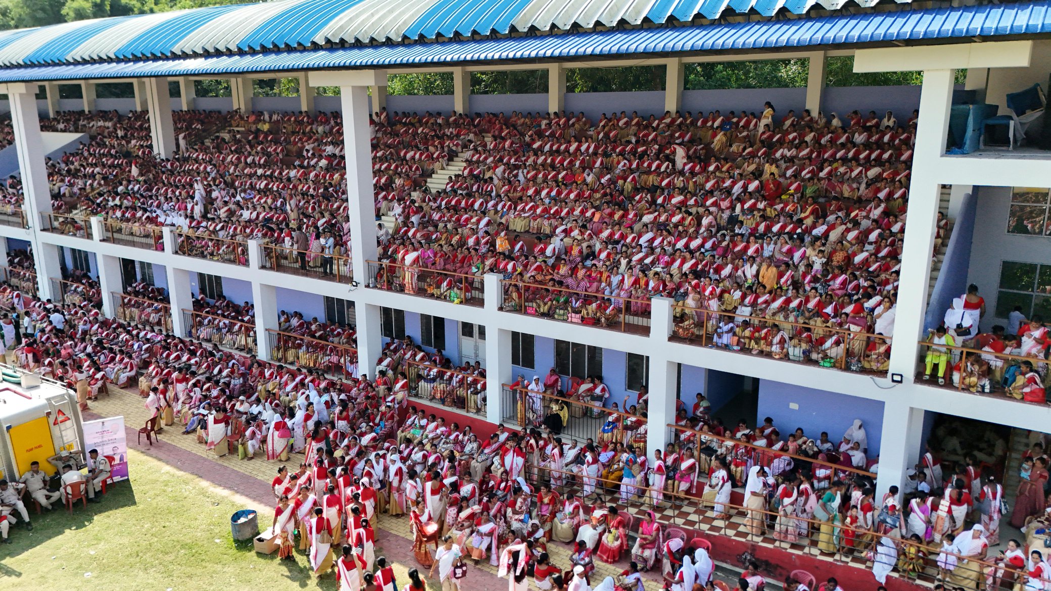 মুখ্যমন্ত্রী মহিলা উদ্যমিতা অভিযানৰ অধীনত কলিয়াবৰত উদ্যমিতা পুঁজিৰ চেক বিতৰণ