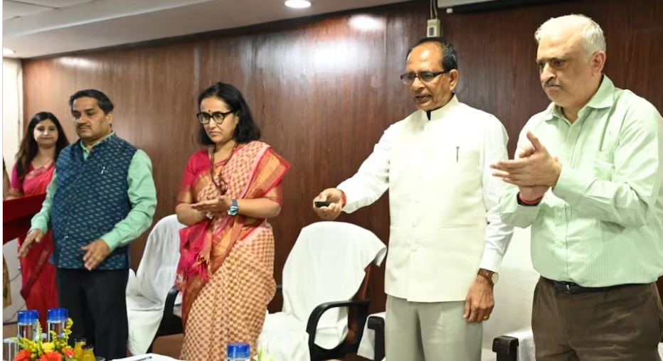 कृषि मंत्री शिवराज सिंह चौहान ने  राष्ट्रीय बीज निगम के अत्याधुनिक बीज प्रसंस्करण संयंत्र का उद्घाटन किया