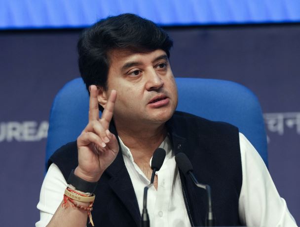 डाक परिमंडलों ने दूसरी तिमाही में 3,324 करोड़ रुपये का राजस्व अर्जित किया : संचार मंत्री ज्योतिरादित्य सिंधिया