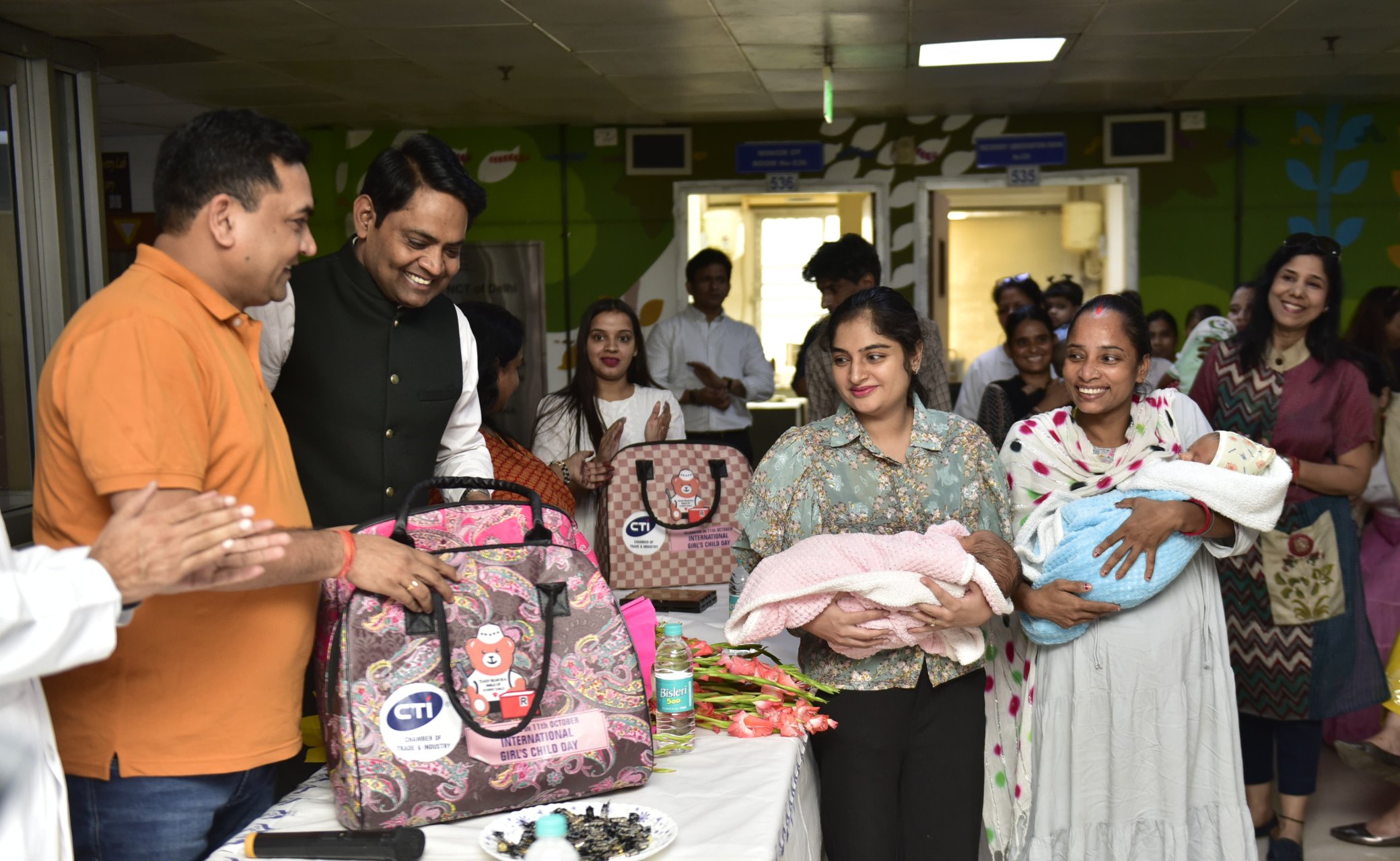 संस्कृति मंत्री कपिल मिश्रा ने अंतरराष्ट्रीय बालिका दिवस के अवसर पर आयोजित एक कार्यक्रम में हिस्सा लिया