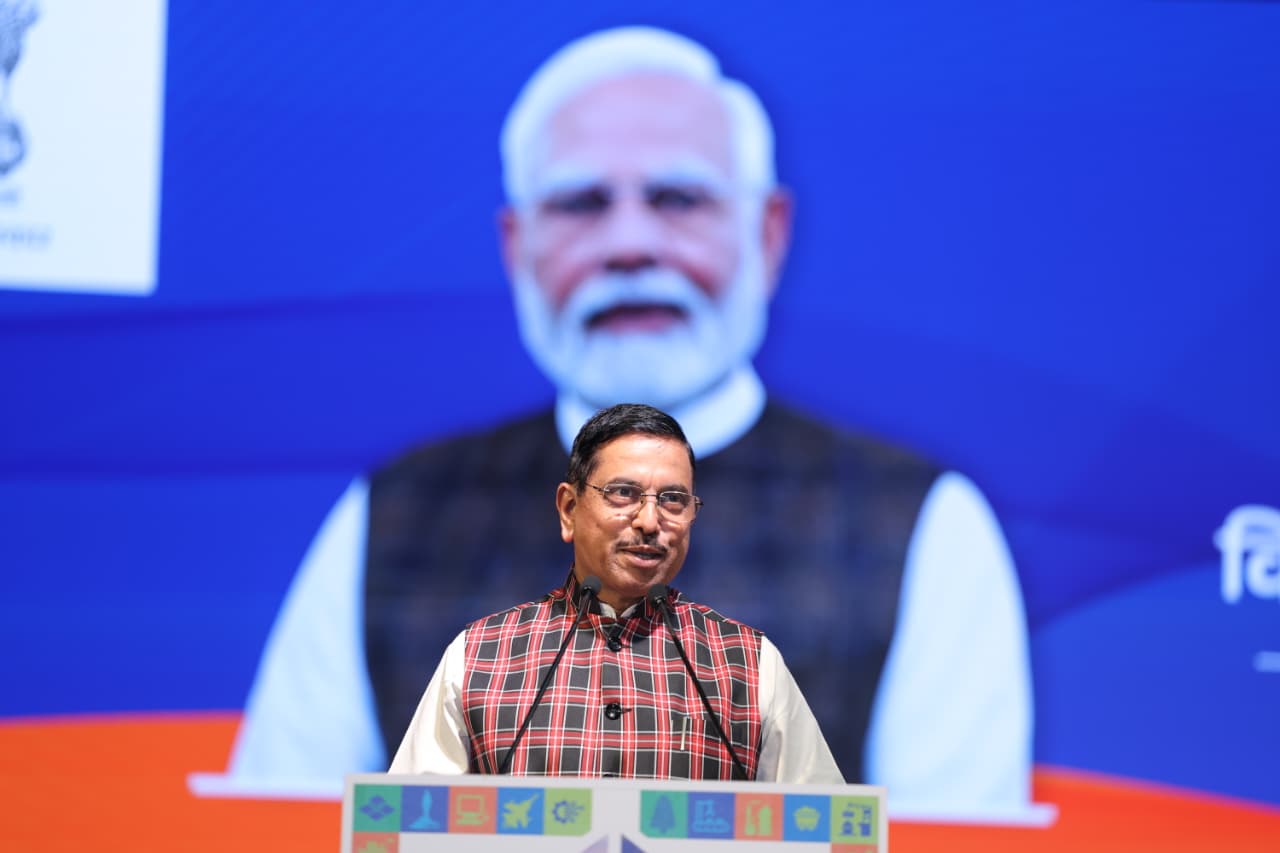 દેશમાં ઉત્પન્ન થતી પુનઃપ્રાપ્ય ઊર્જામાંથી ત્રીજા ભાગની ઊર્જા માત્ર ગુજરાત ઉત્પન્ન કરે છે : કેન્દ્રીય મંત્રી પ્રલ્હાદ જોષી