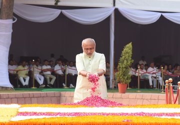 उपराष्ट्रपती सी पी राधाकृष्णन यांनी केलं माजी प्रधानमंत्री दिवंगत लाल बहादूर शास्त्री यांच्या जयंतीनिमित्त अभिवादन